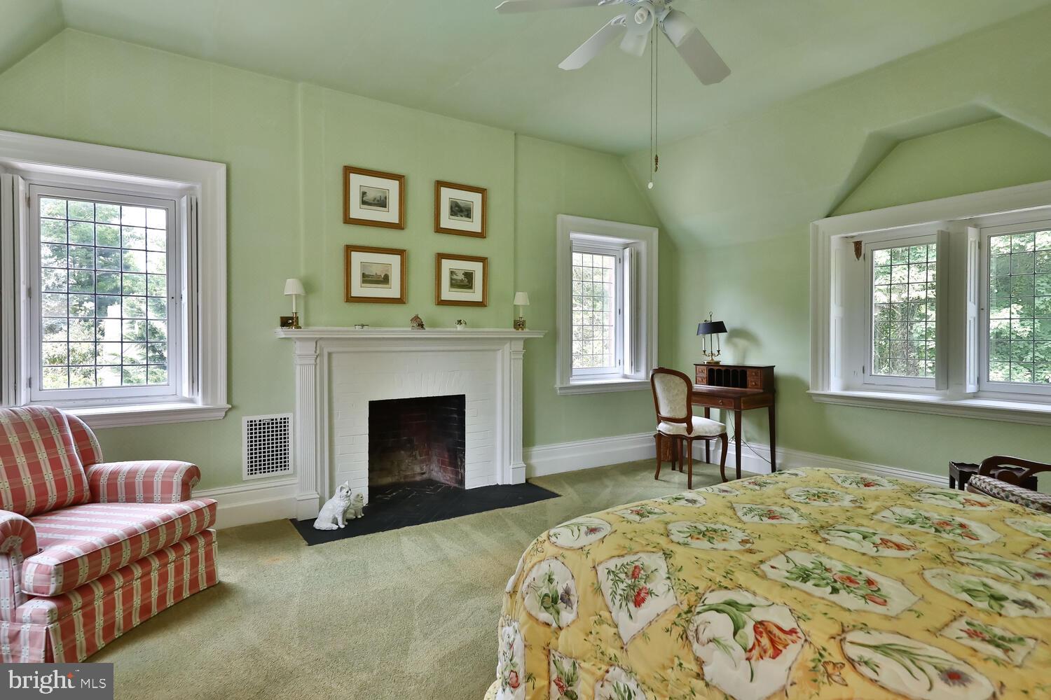 CHESTNUT HILL - Residential
