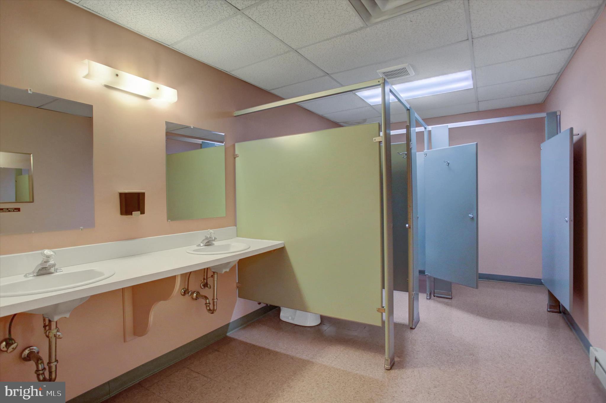 KENNEBEC - Commercial Sale