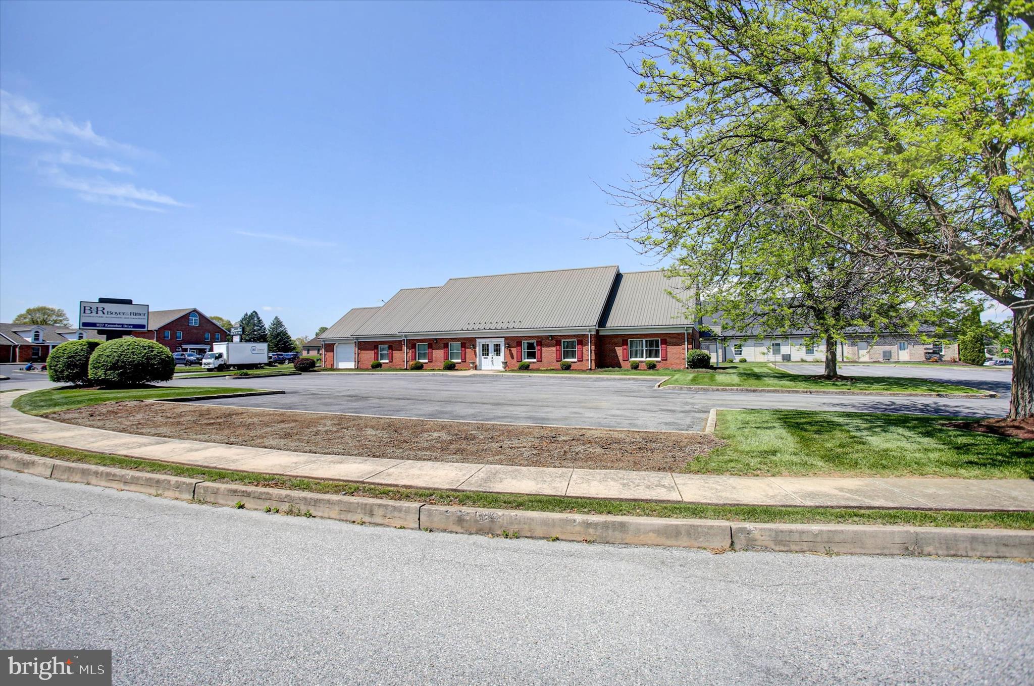 KENNEBEC - Commercial Sale