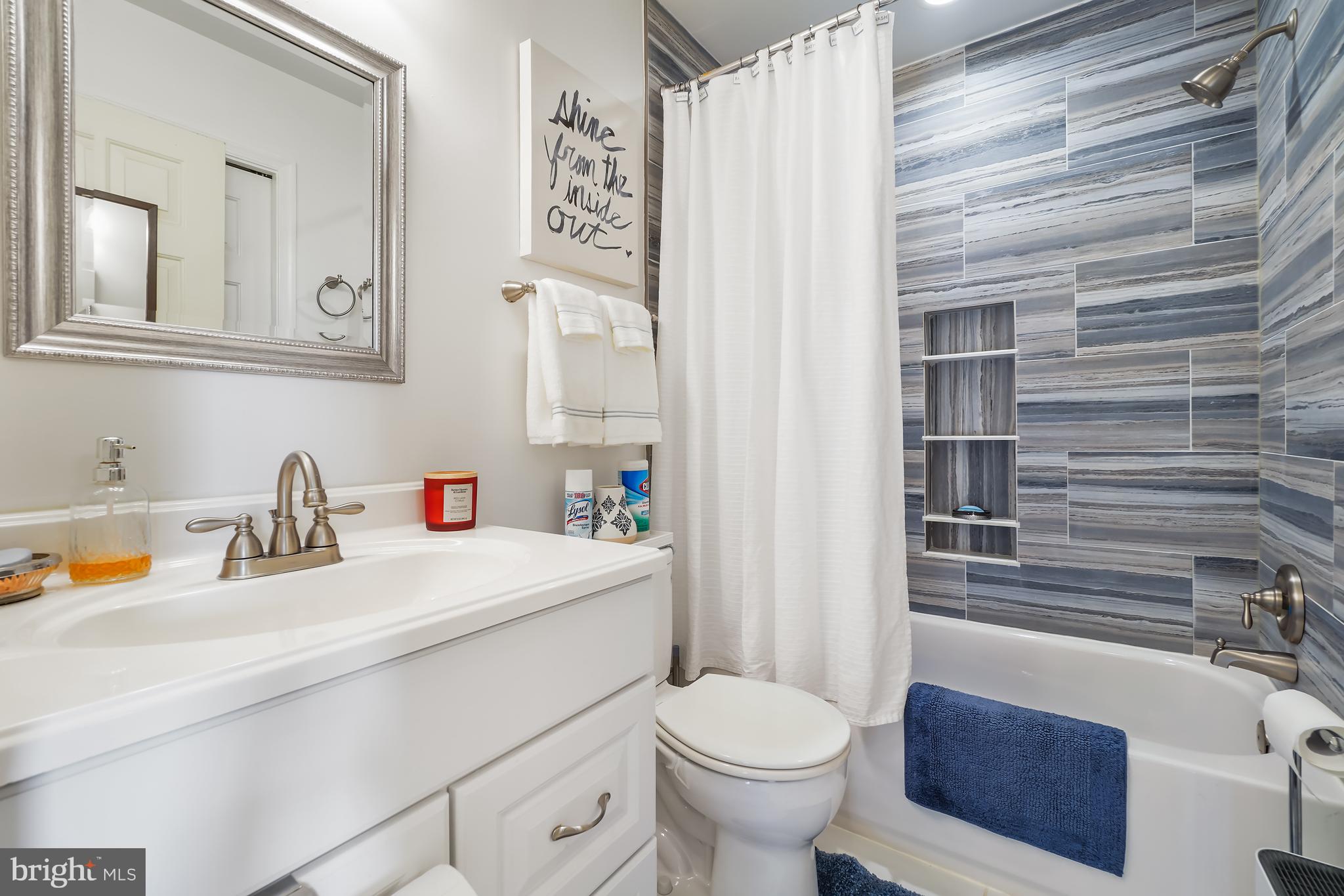 ROLLING BROOK - Residential