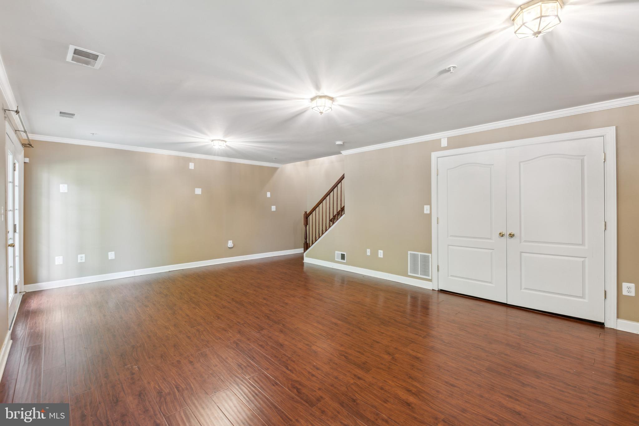 RUSSETT - Residential