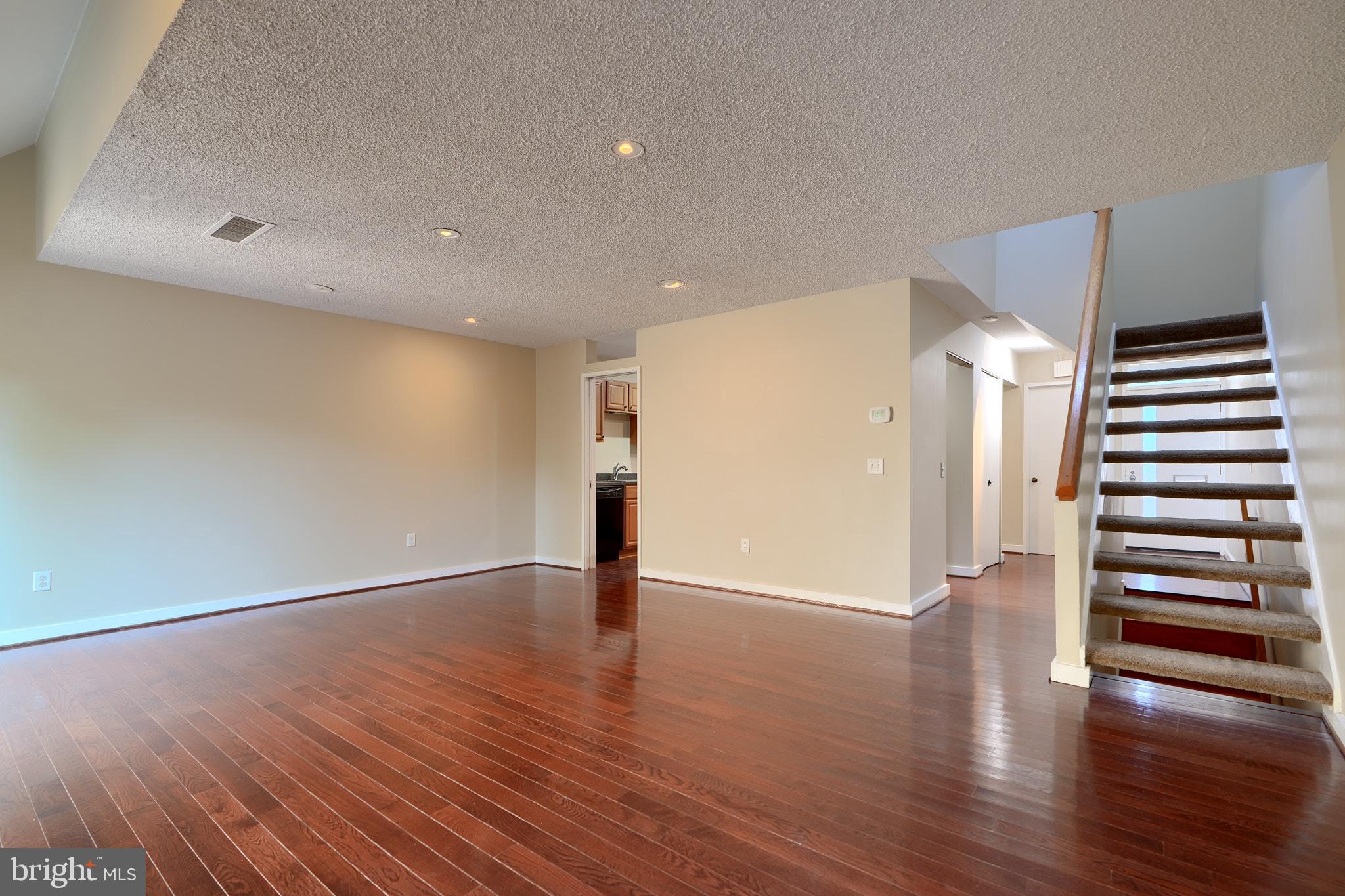 COLD SPRING NEWTOWN - Residential