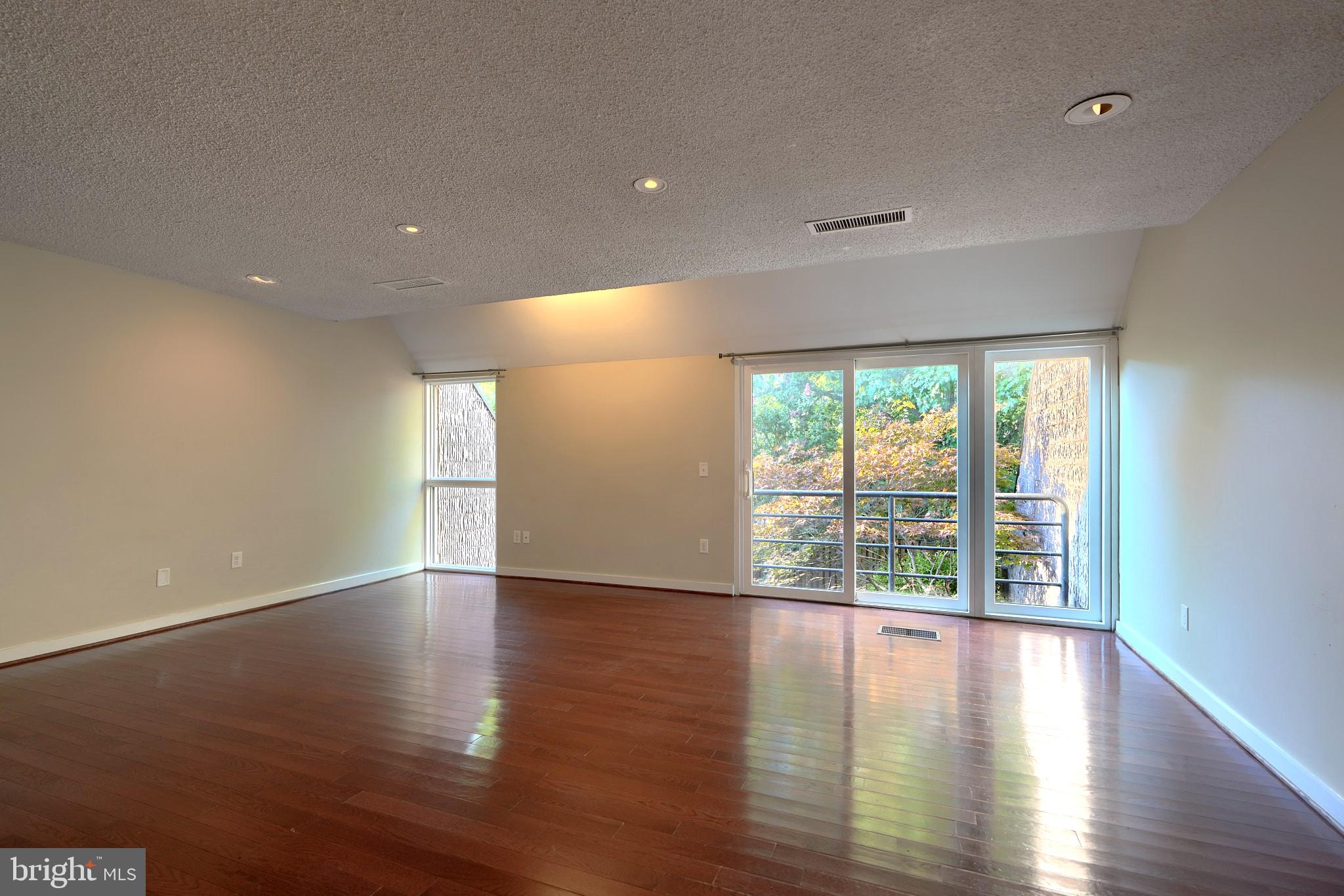 COLD SPRING NEWTOWN - Residential