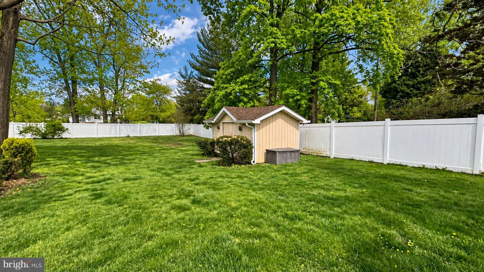 MAPLE GLEN - Residential