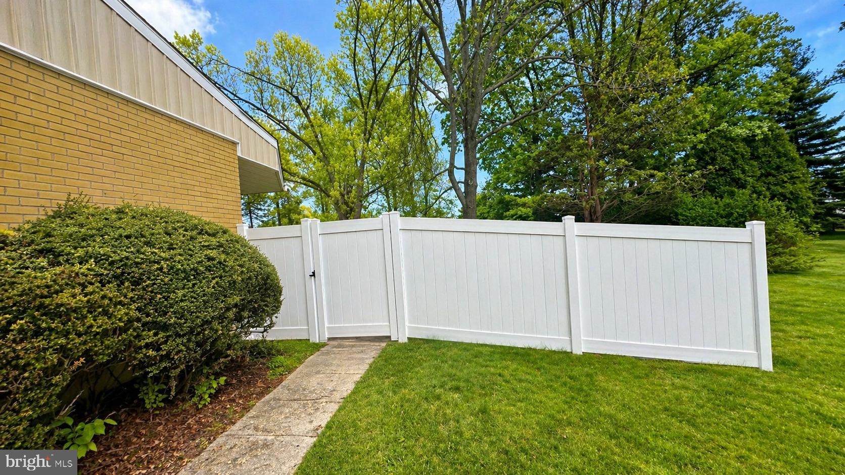 MAPLE GLEN - Residential