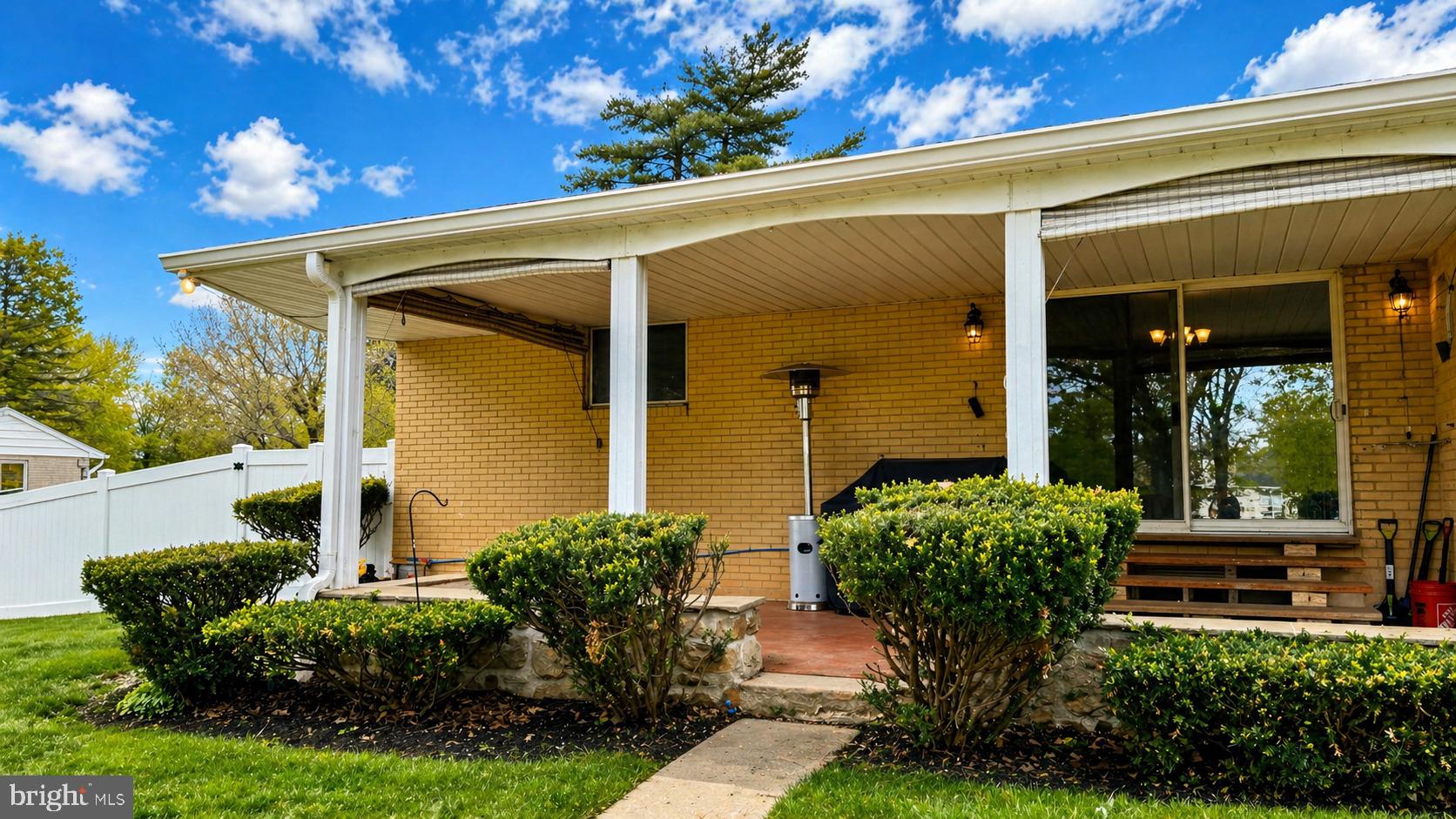MAPLE GLEN - Residential
