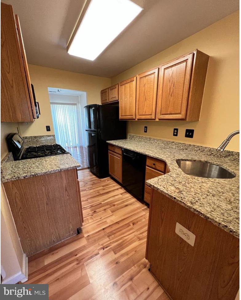 BROOKSTONE - Residential Lease