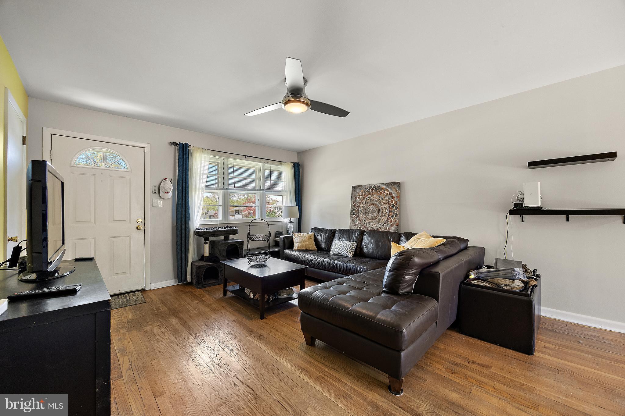 1313 GREENLEAF ROAD