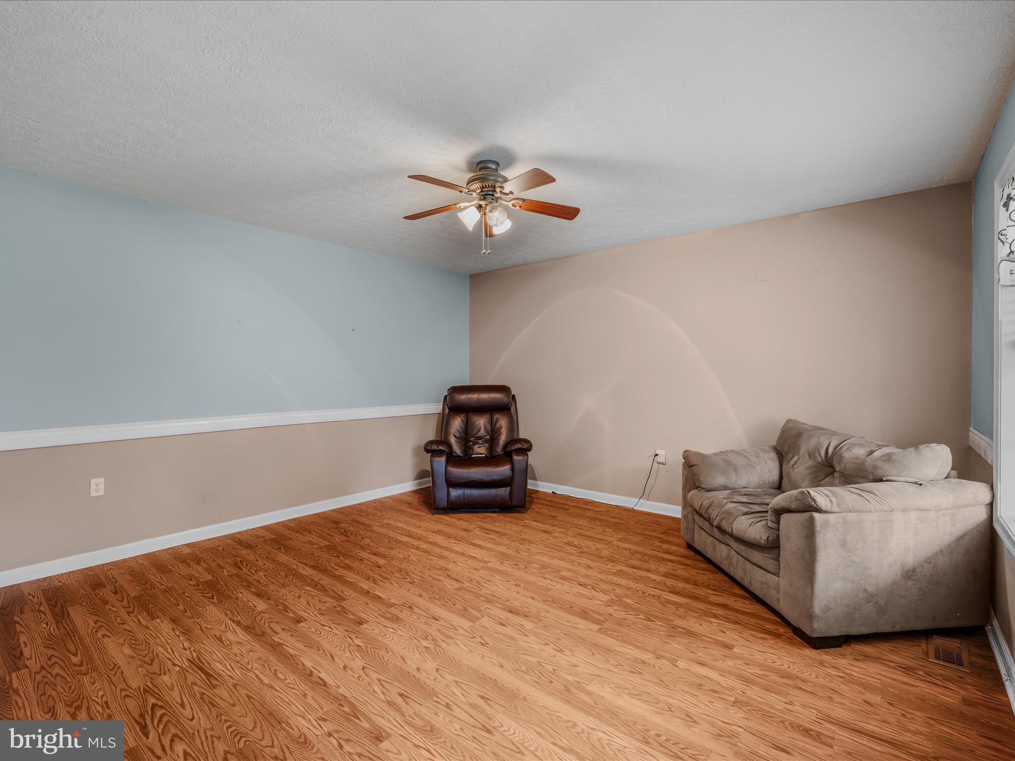 HOWARD SPEAKS - Residential