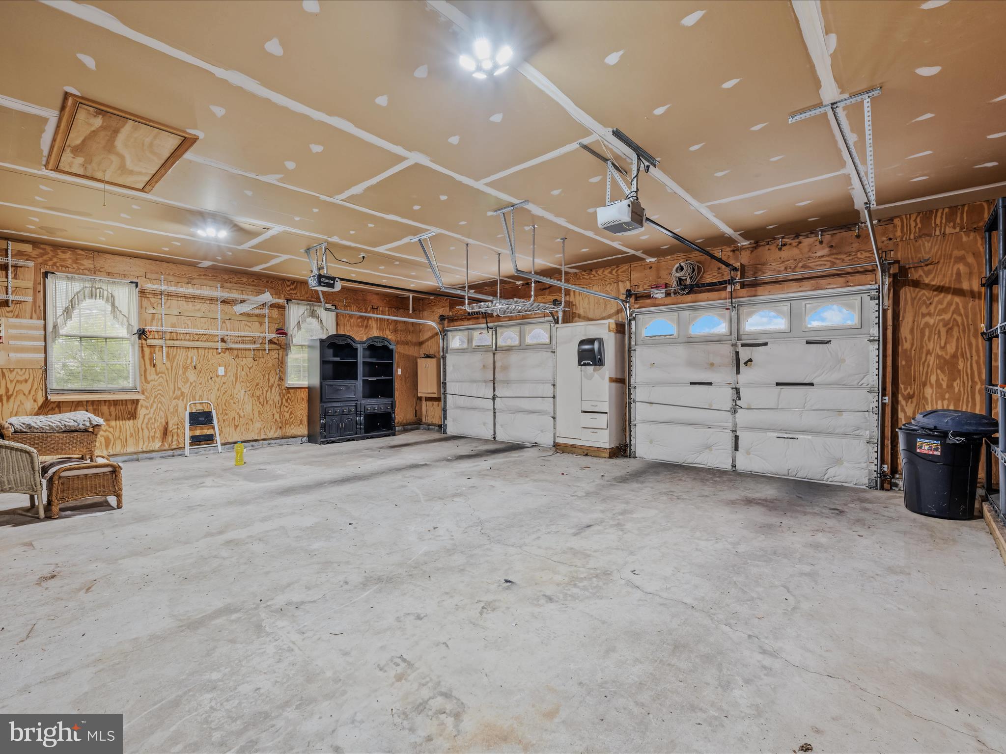 HOWARD SPEAKS - Residential