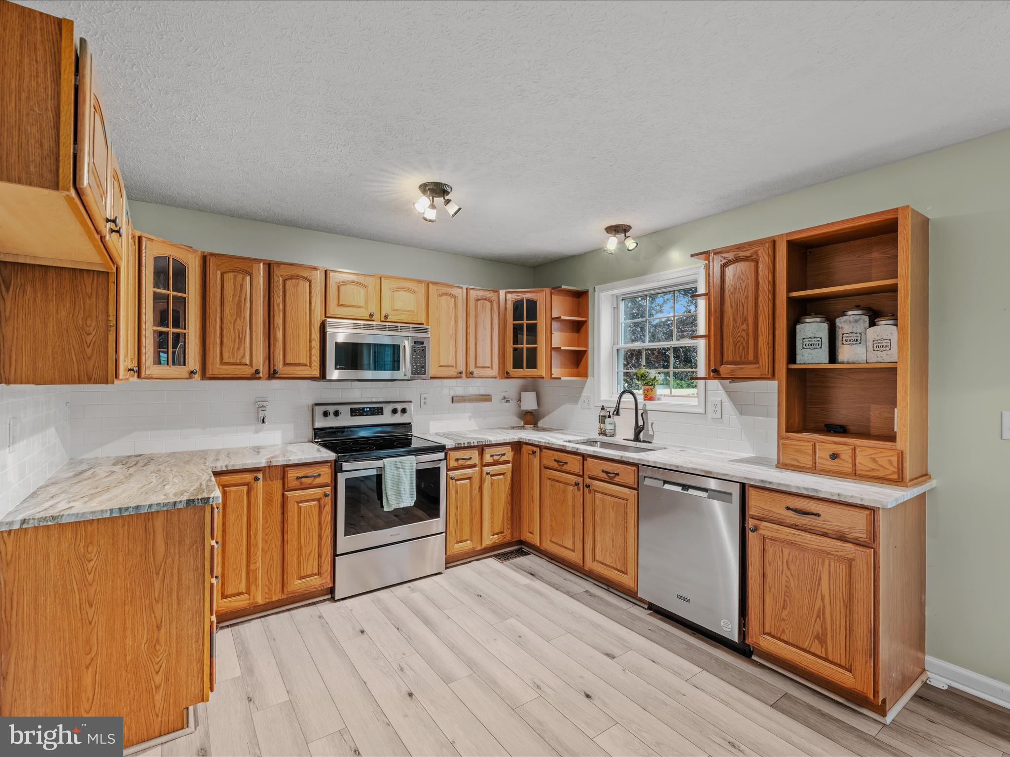 HOWARD SPEAKS - Residential