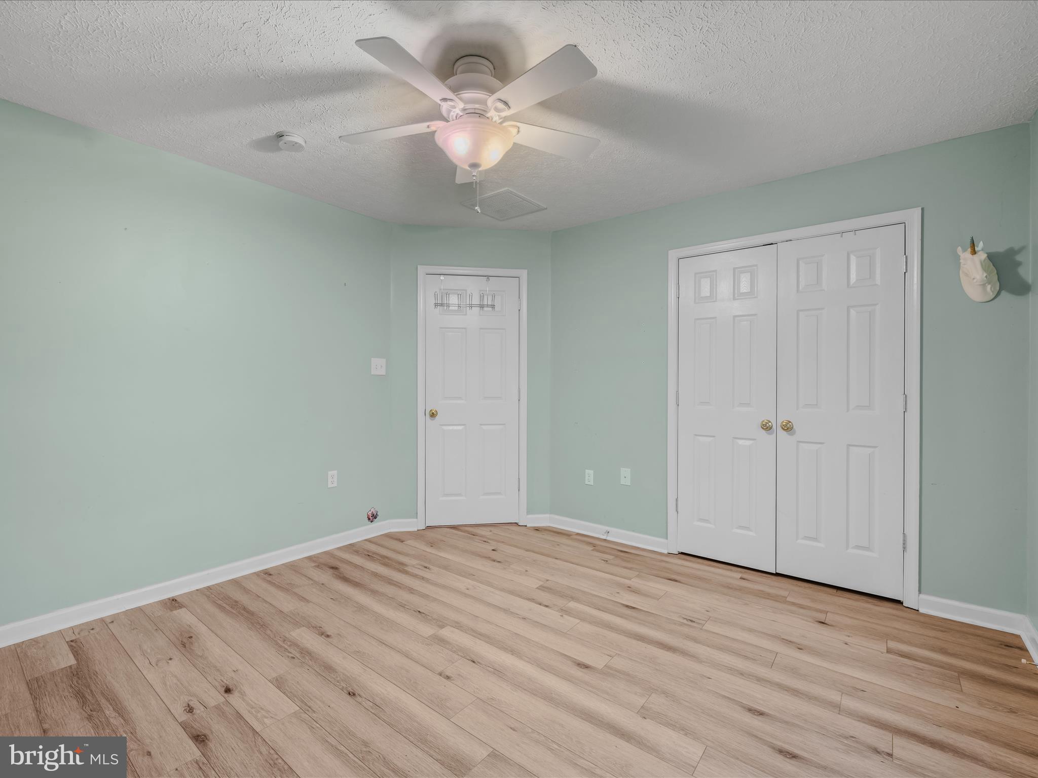 HOWARD SPEAKS - Residential