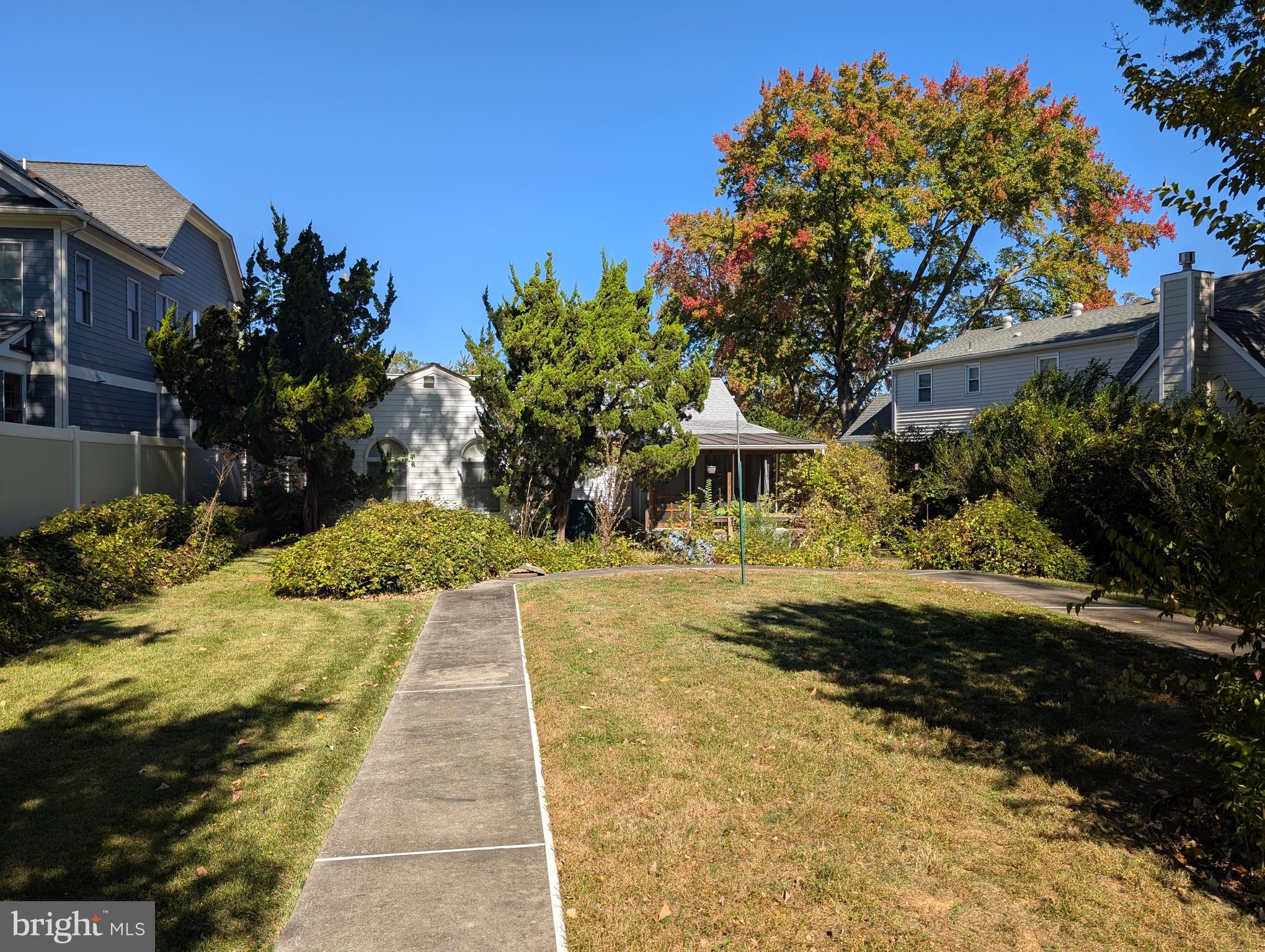 5902 IPSWICH ROAD