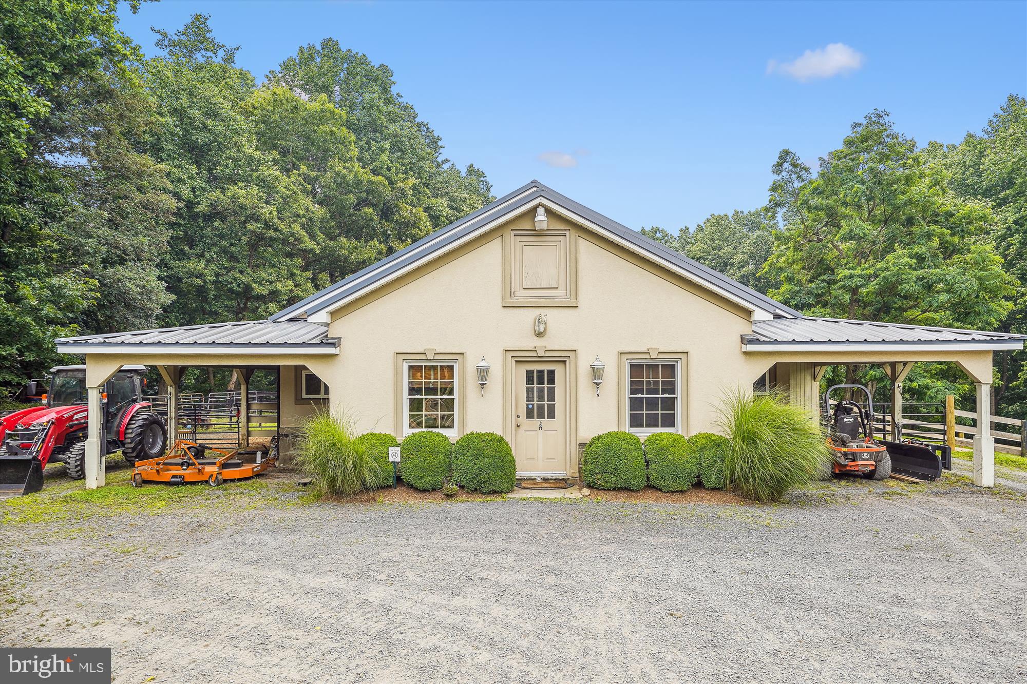 PAPER CHASE FARM - Residential