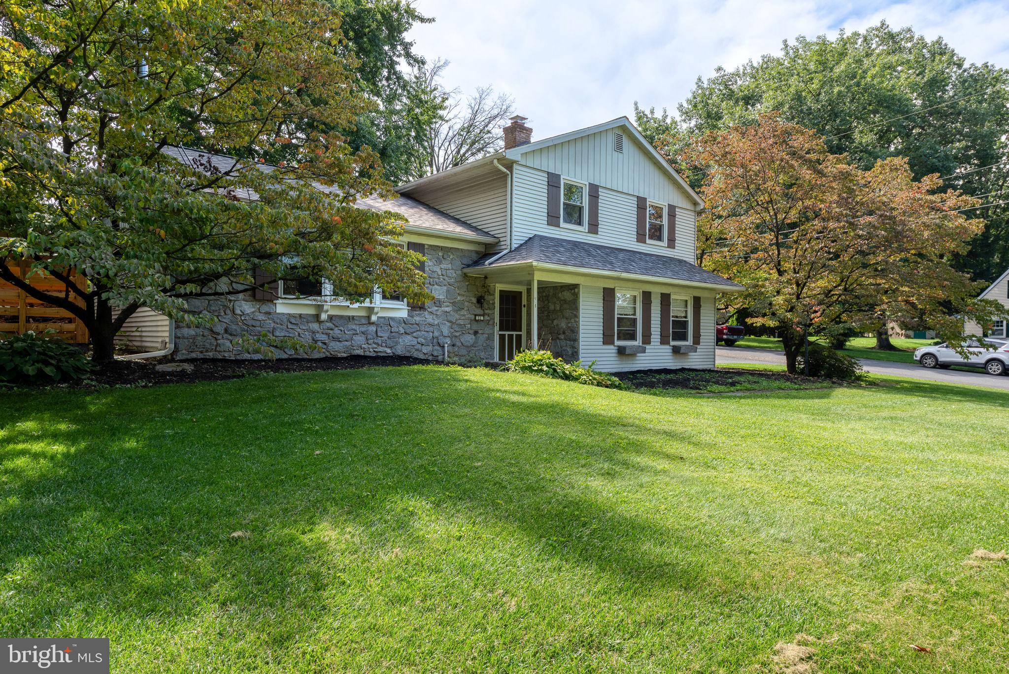 11 WOODLAND AVENUE
