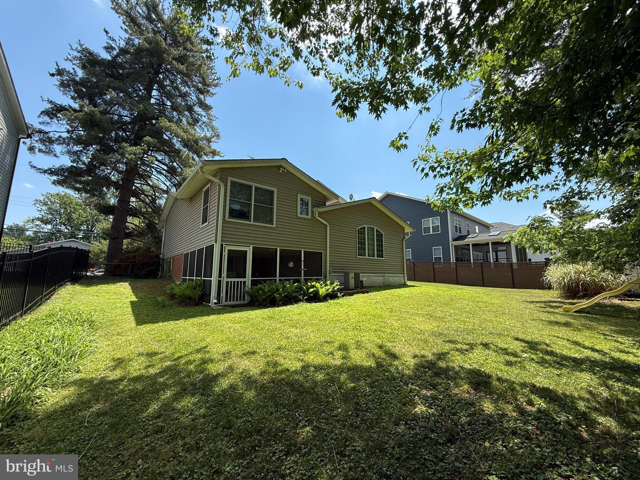VIENNA WOODS - Residential