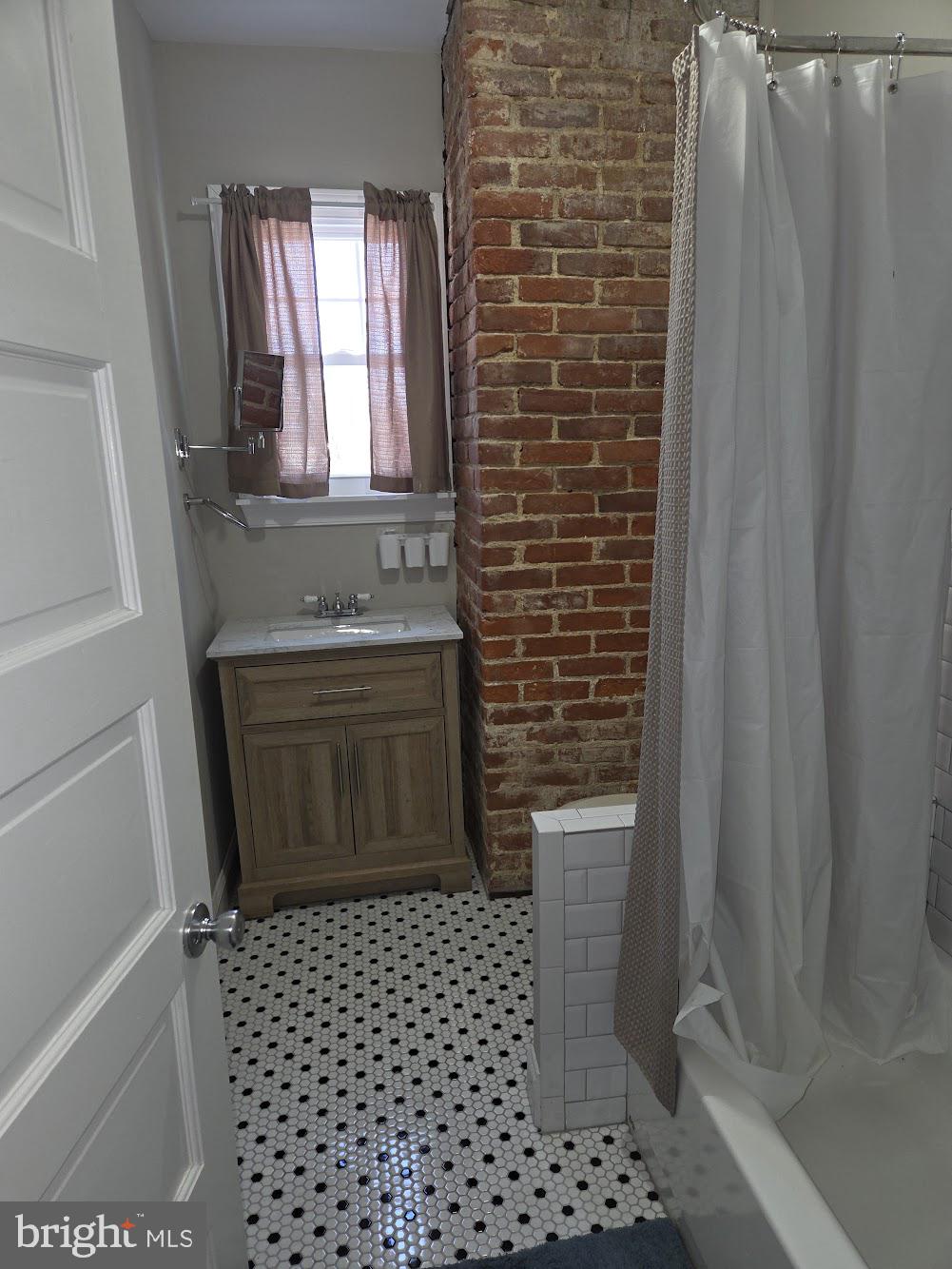 LANGHORNE MANOR - Residential