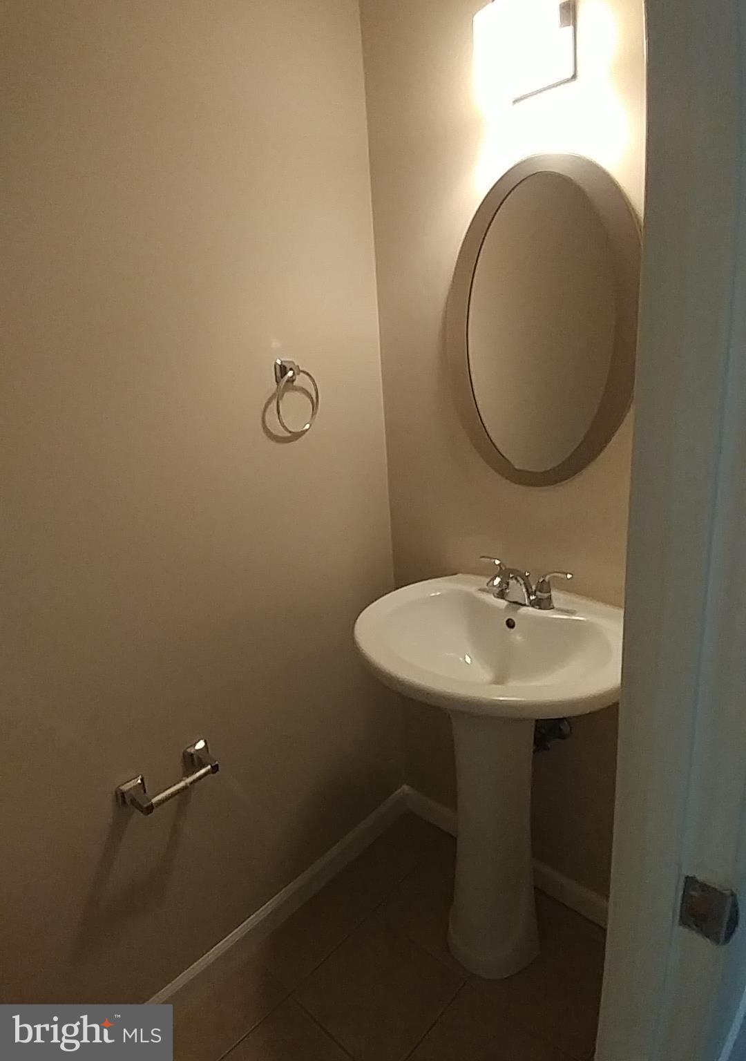 RYON WOODS SUB - Residential Lease