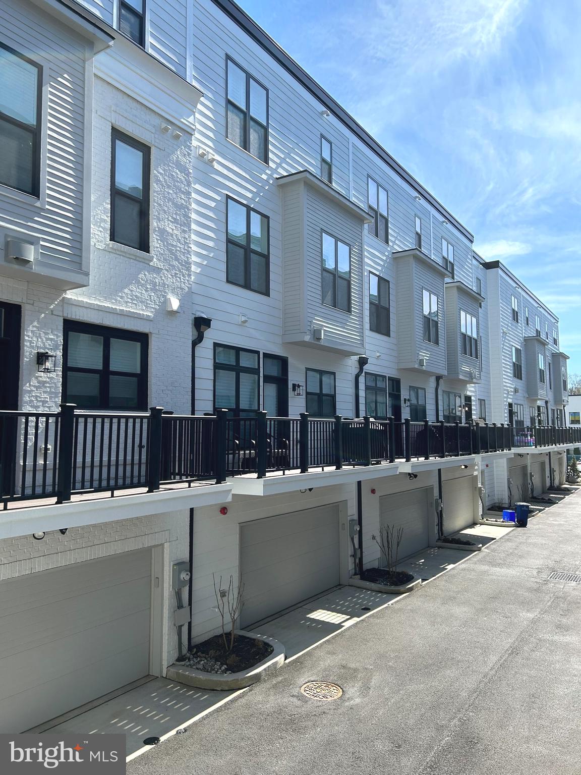 PT ROCKVILLE OUT RES 3 - Residential