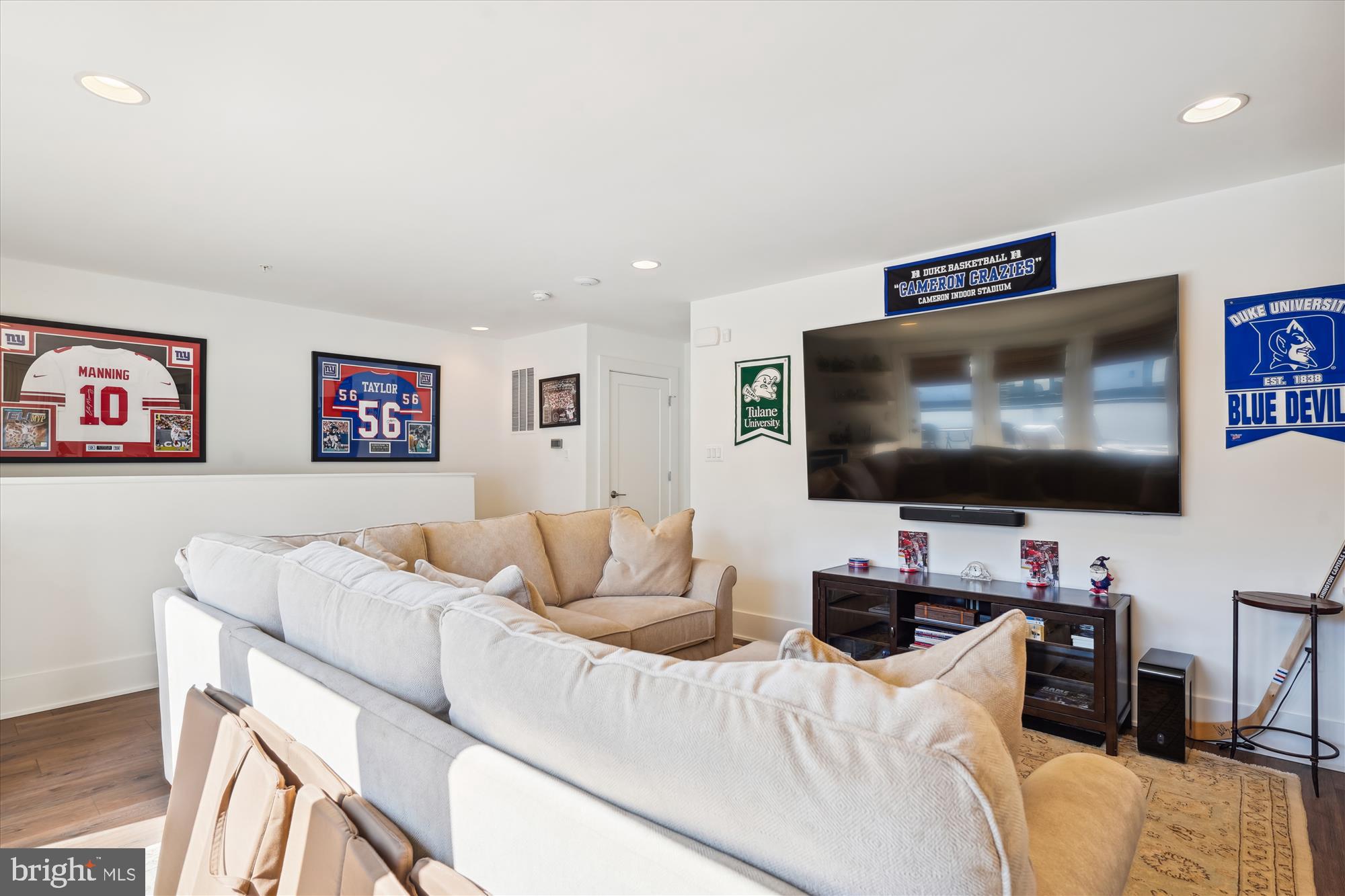 PT ROCKVILLE OUT RES 3 - Residential