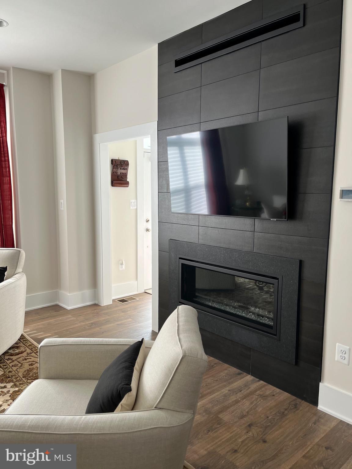 PT ROCKVILLE OUT RES 3 - Residential