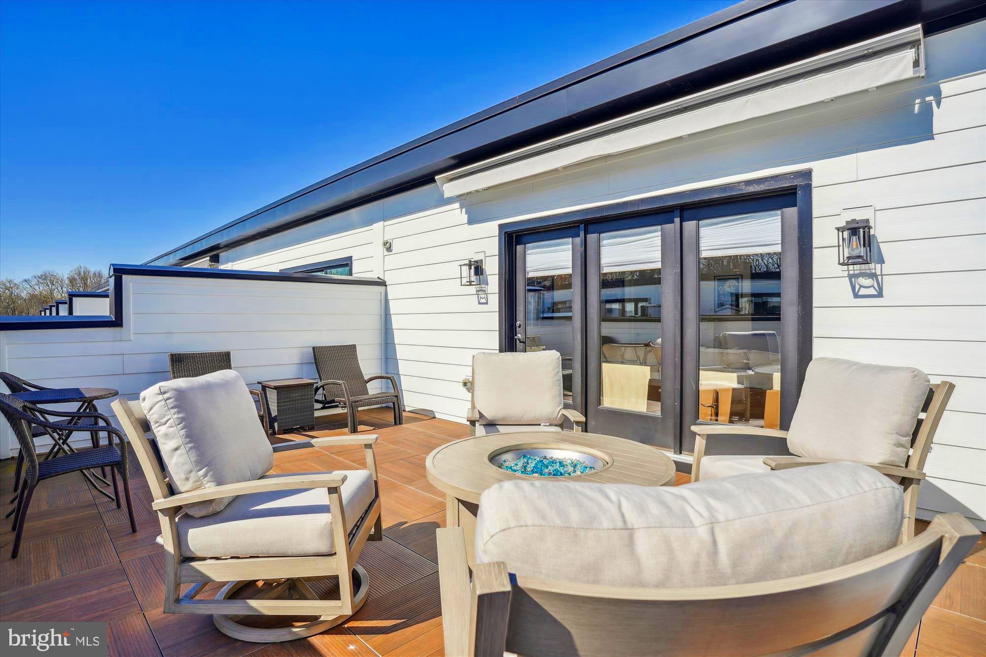 PT ROCKVILLE OUT RES 3 - Residential