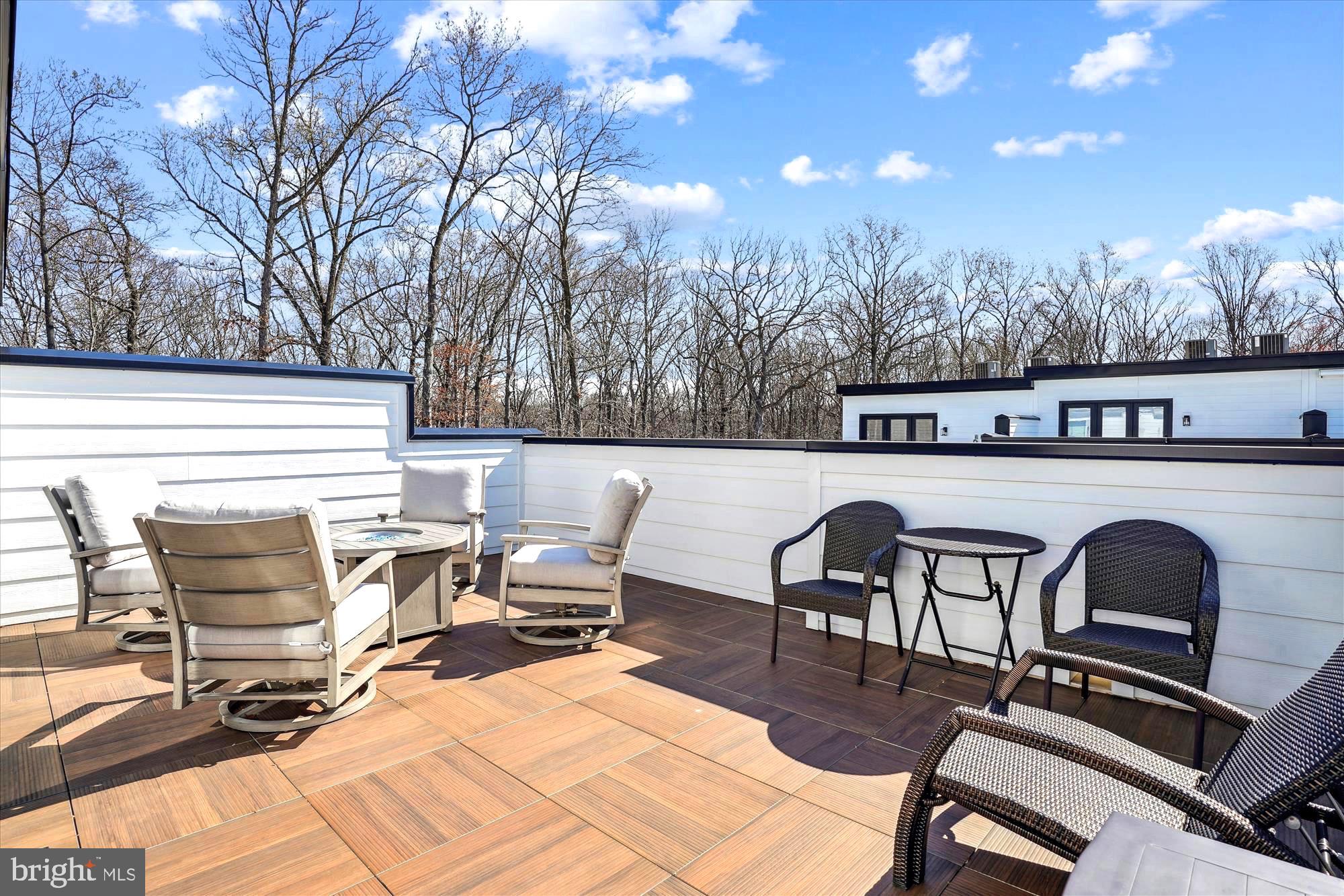 PT ROCKVILLE OUT RES 3 - Residential