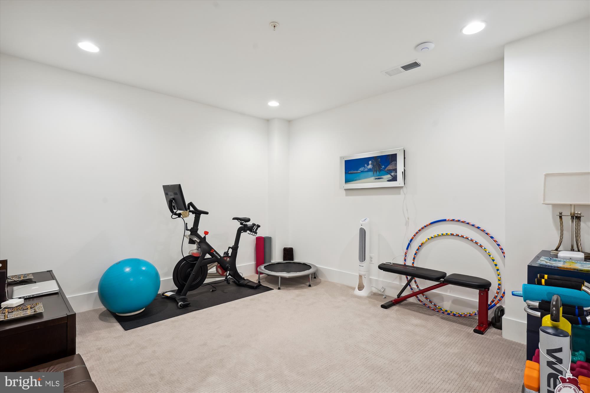 PT ROCKVILLE OUT RES 3 - Residential