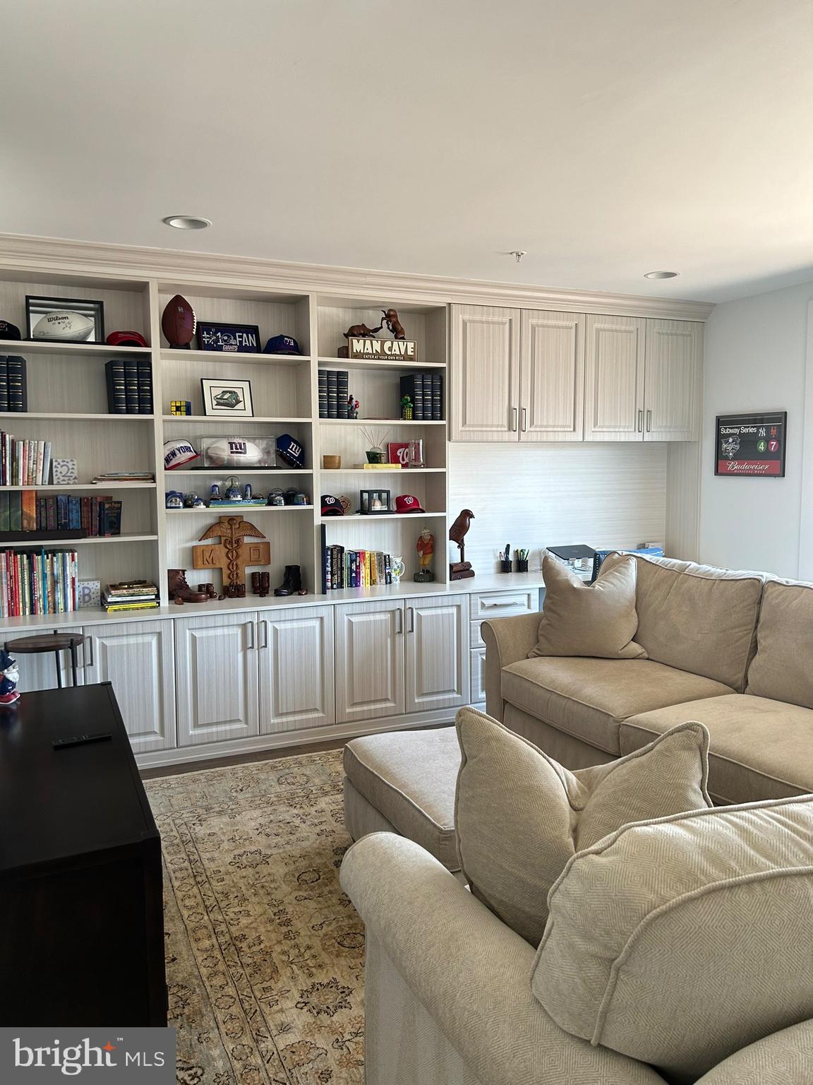 PT ROCKVILLE OUT RES 3 - Residential