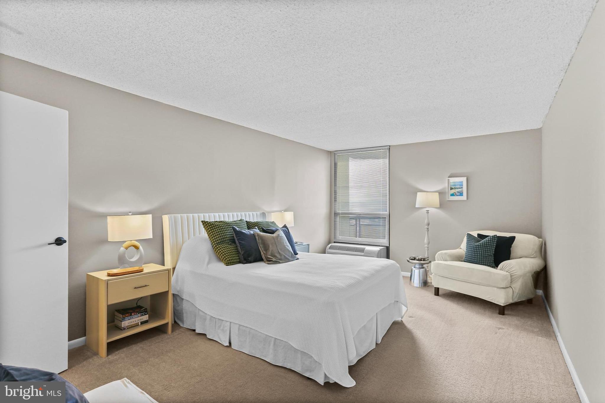 RIDGELY TOWSON CENTER - Residential