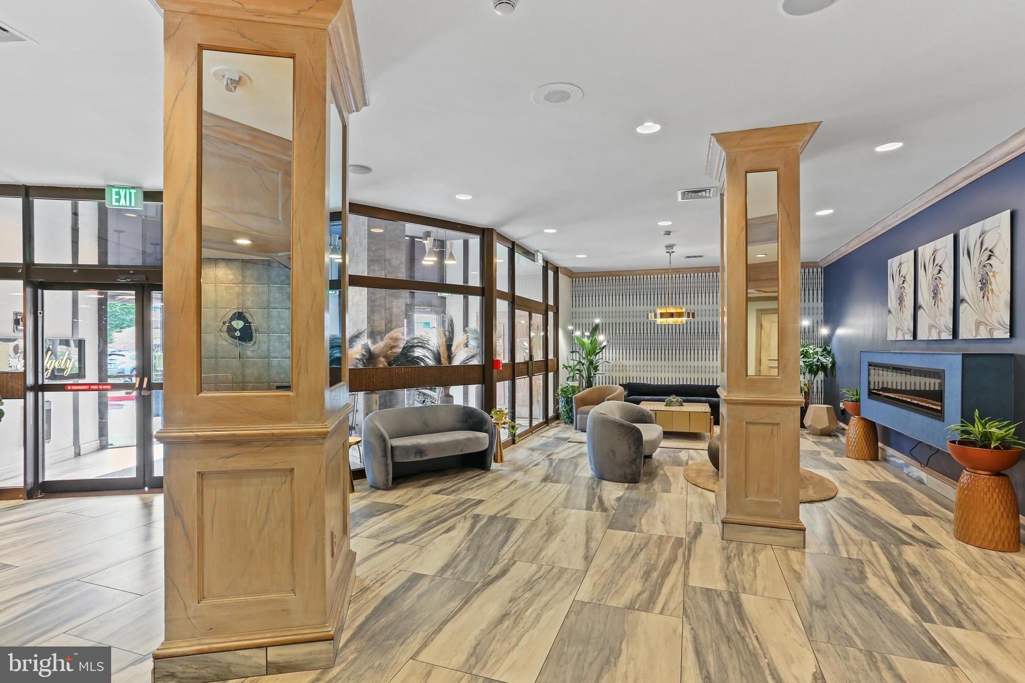 RIDGELY TOWSON CENTER - Residential