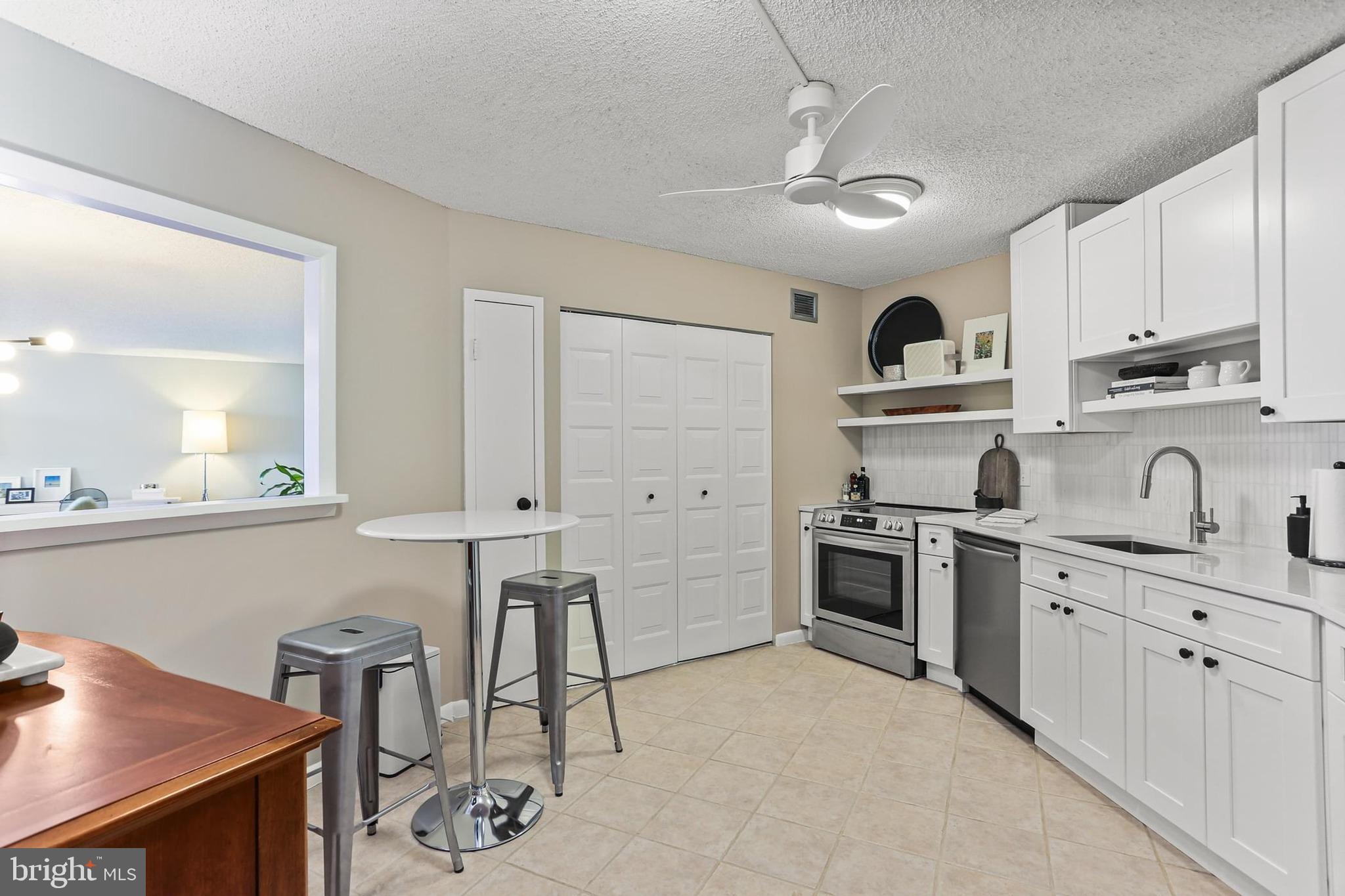 RIDGELY TOWSON CENTER - Residential