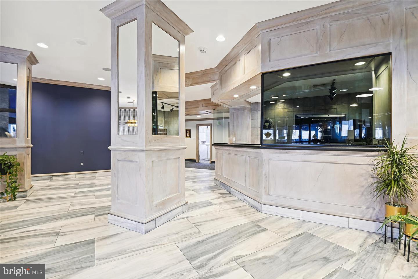 RIDGELY TOWSON CENTER - Residential