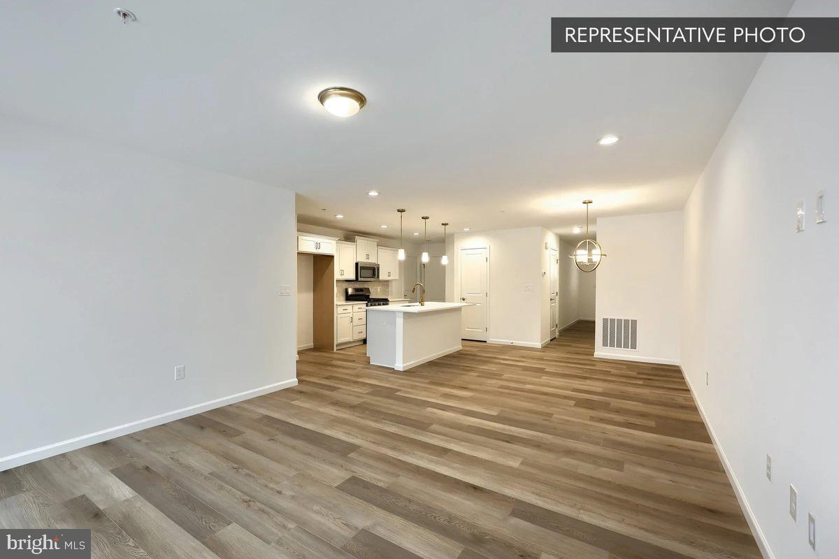 ELIZABETH VILLAGE - Residential