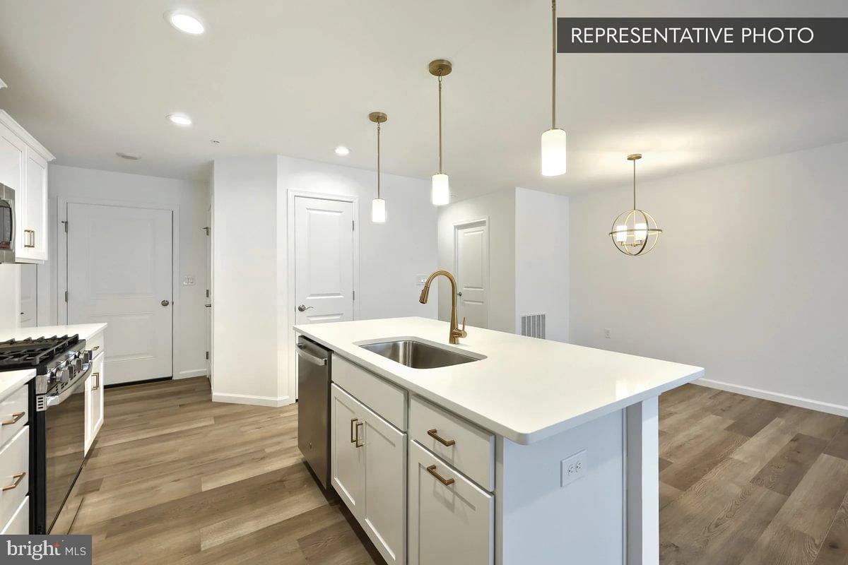 ELIZABETH VILLAGE - Residential