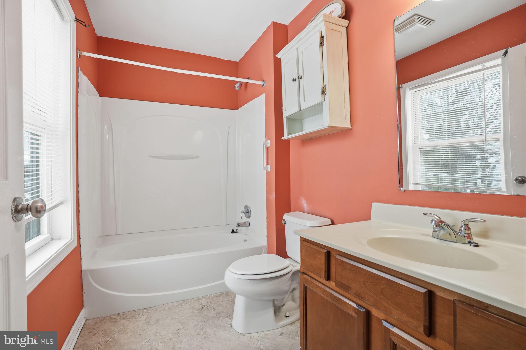 GREEN LAWN PARK - Residential