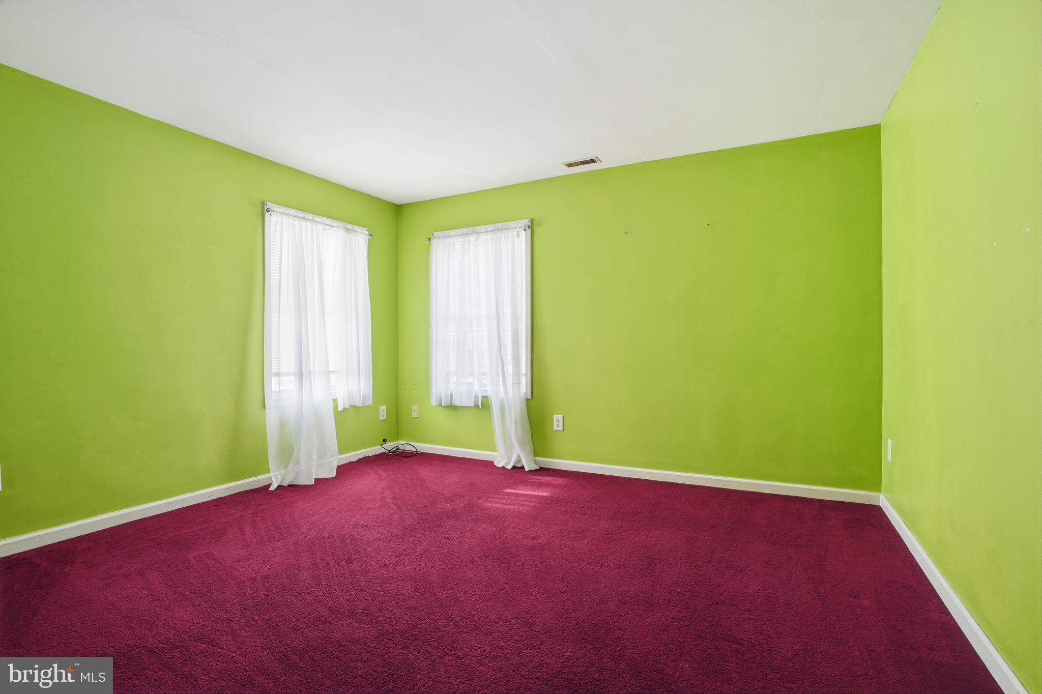 GREEN LAWN PARK - Residential