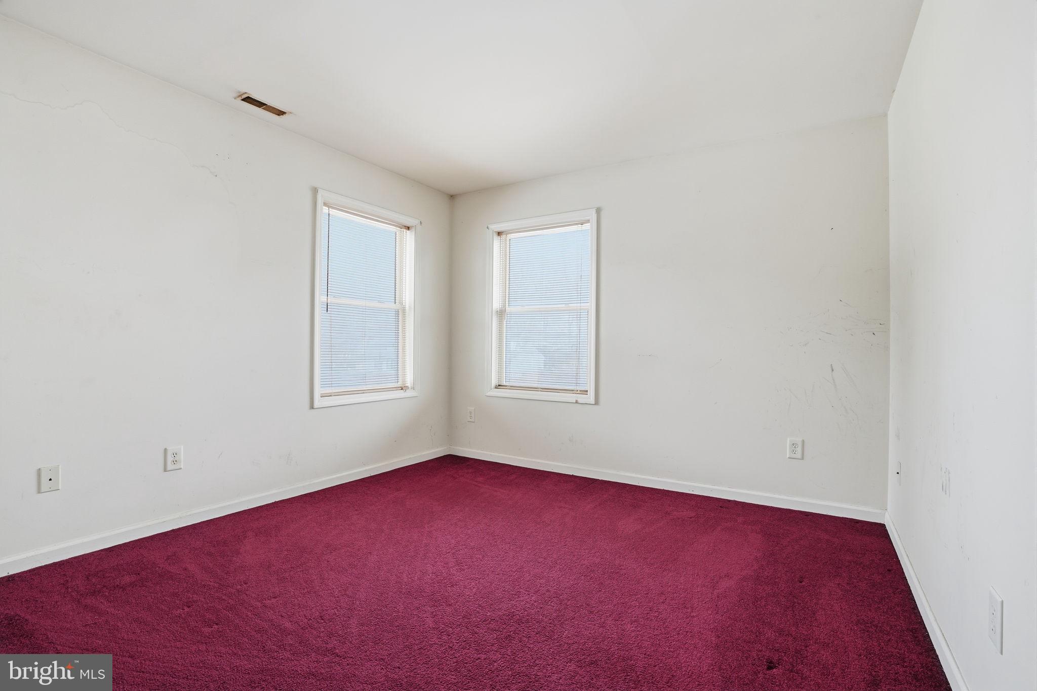 GREEN LAWN PARK - Residential