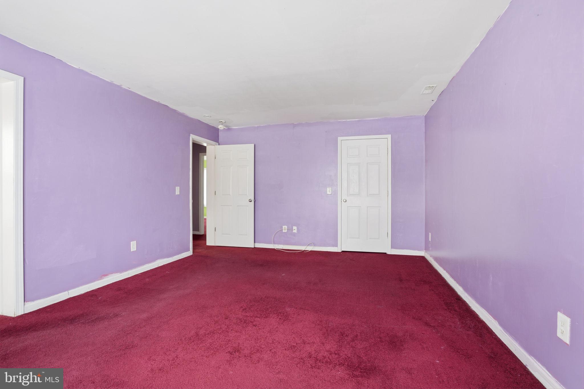 GREEN LAWN PARK - Residential