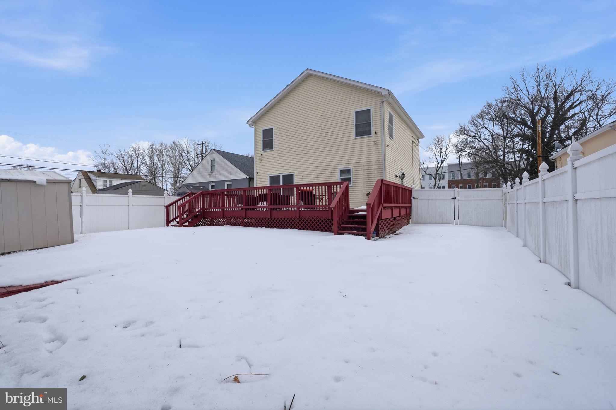 GREEN LAWN PARK - Residential