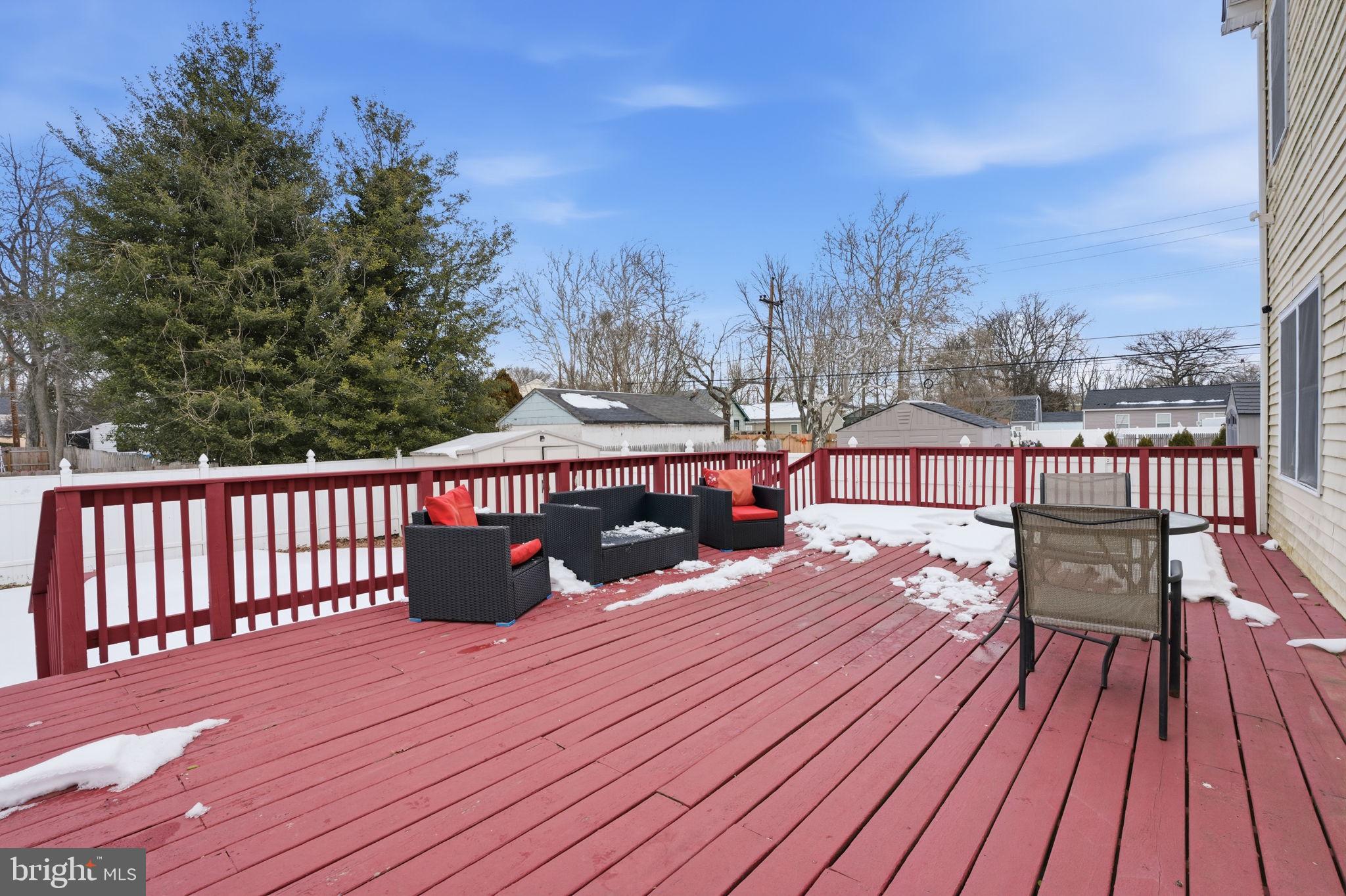 GREEN LAWN PARK - Residential