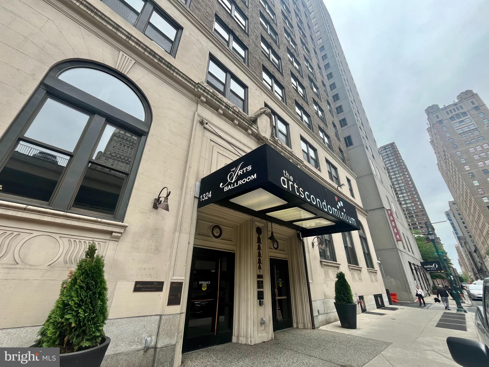 CENTER CITY - Residential Lease