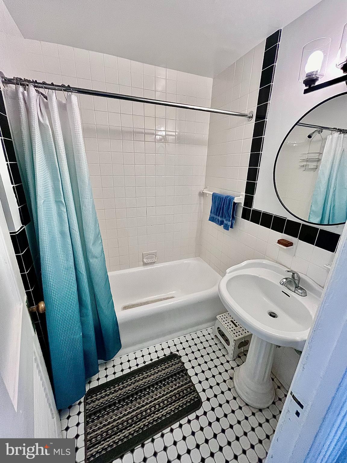 CENTER CITY - Residential Lease