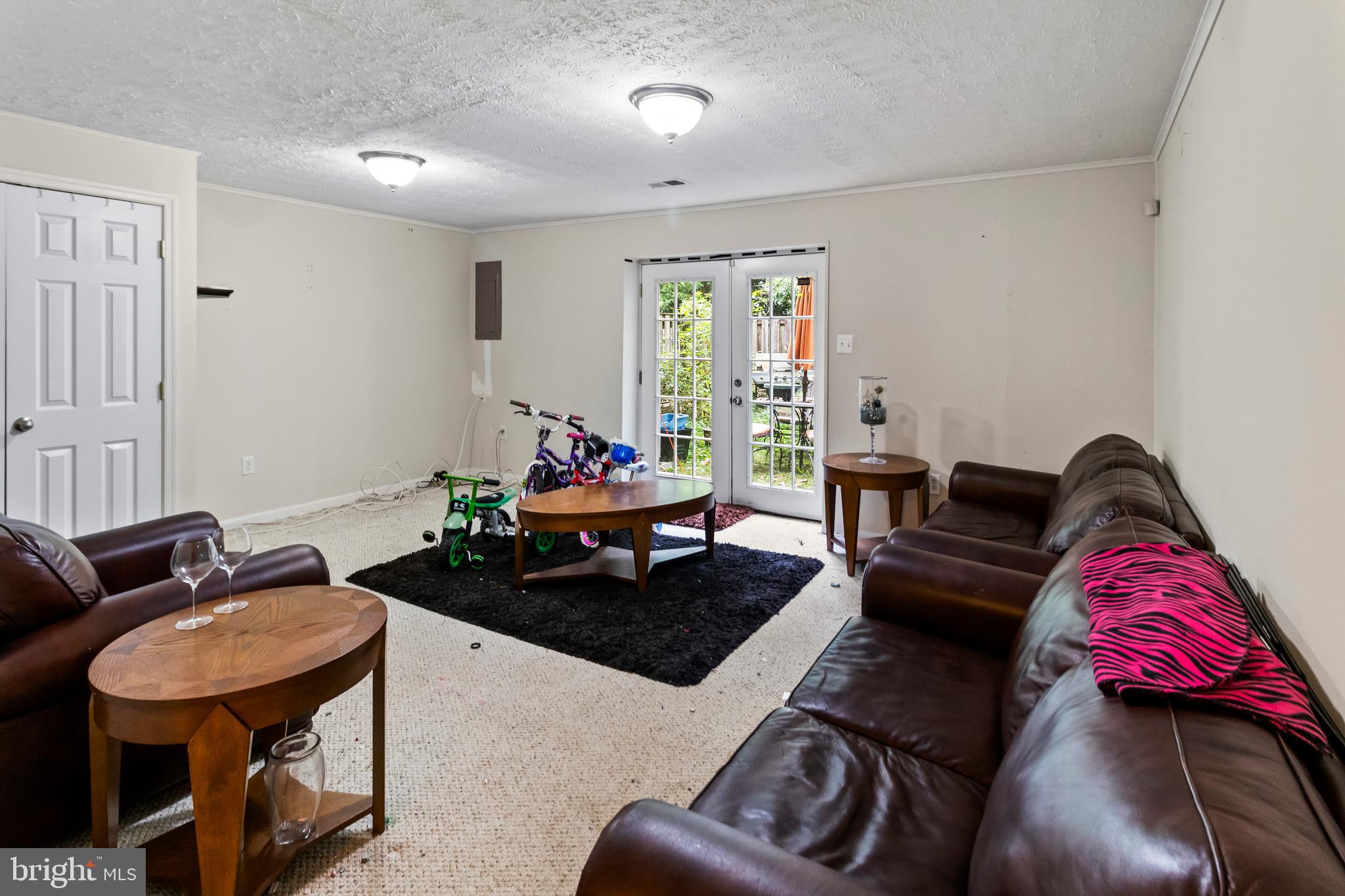 POINT OF WOODS - Residential