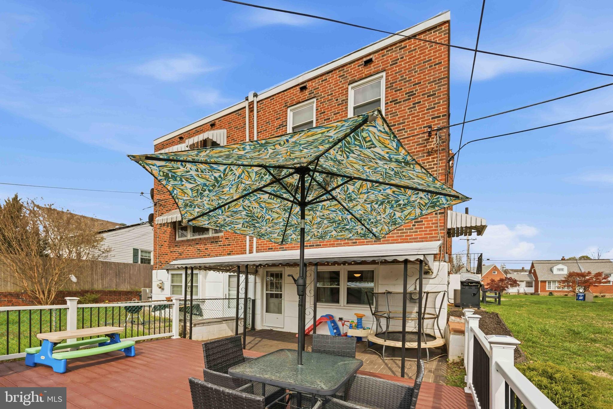 ROXBOROUGH - Residential