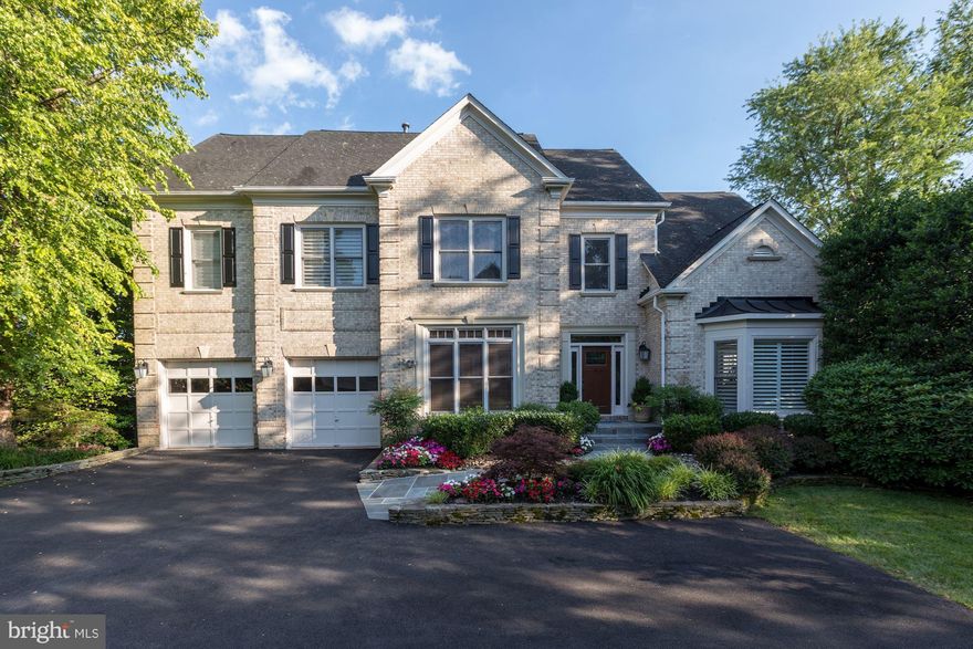 Clagett's Best! Fully loaded, 6,000 SF top-to-bottom; too many unparalled luxury upgrades to mention! Best lot-Private Oasis! Bright open flr plan w/library, mud rm, double staircases. MBR w spa-like bath, steam room. Walkout finished  lwr lvl w kitchen, bar and wine room opens to heated pool/spa. Walk to renovated Wayside Elementary, Incredible hardscaping, landscaping, ext. lighting. Churchill!