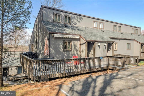Townhouse For Rent - 31 Middle Village Way<br/> Monroe County, TANNERSVILLE, PA 18372