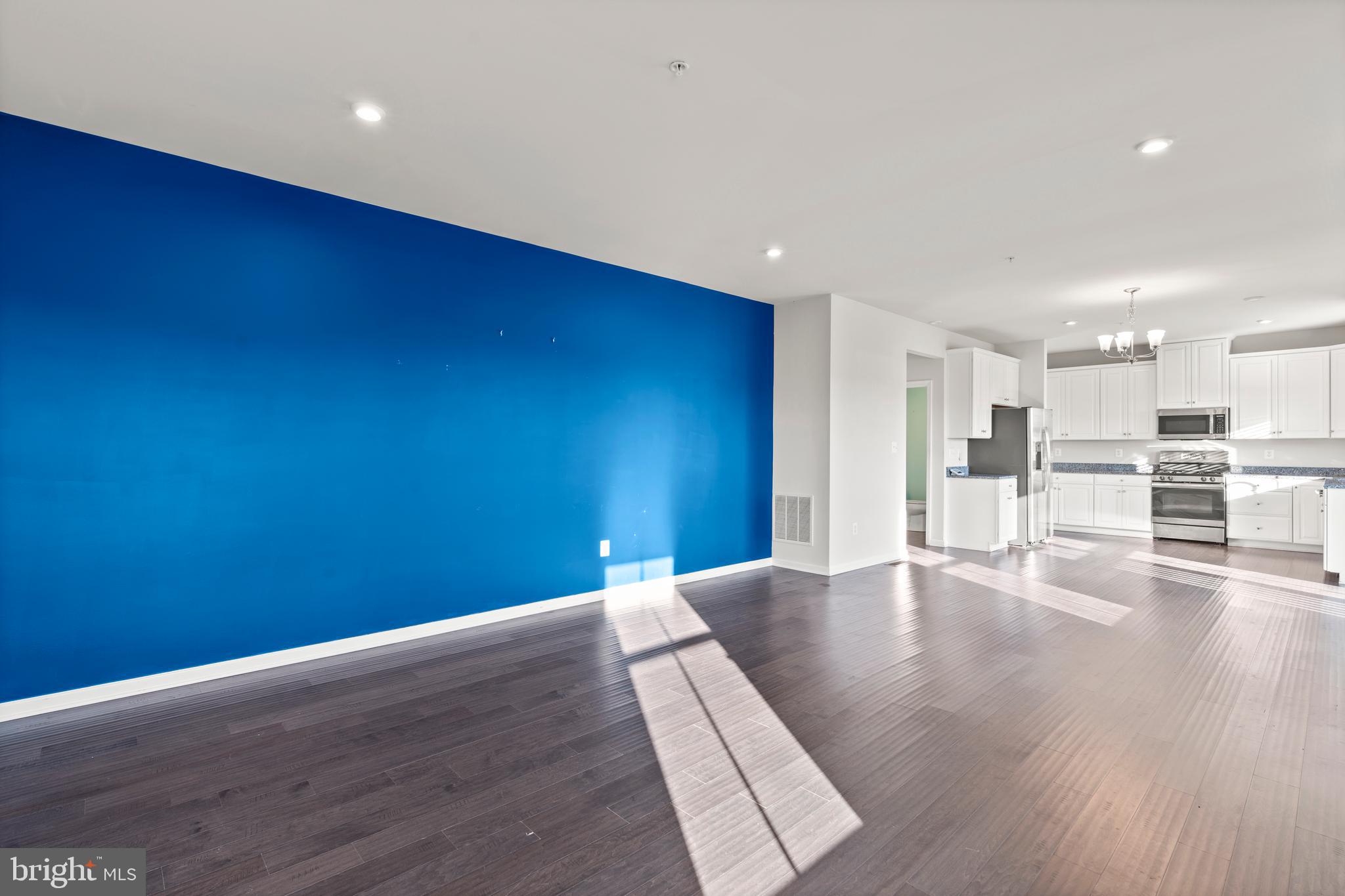 SCENIC MANOR - Residential