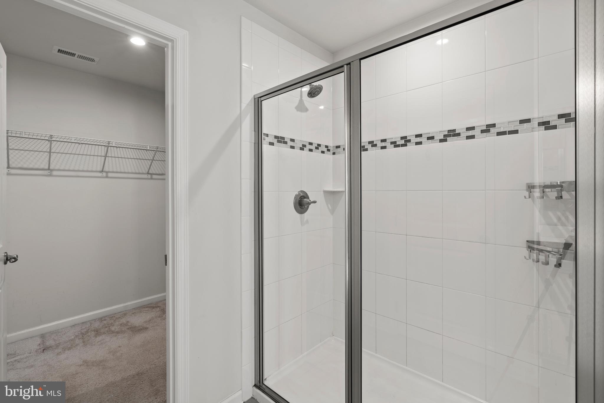 SCENIC MANOR - Residential