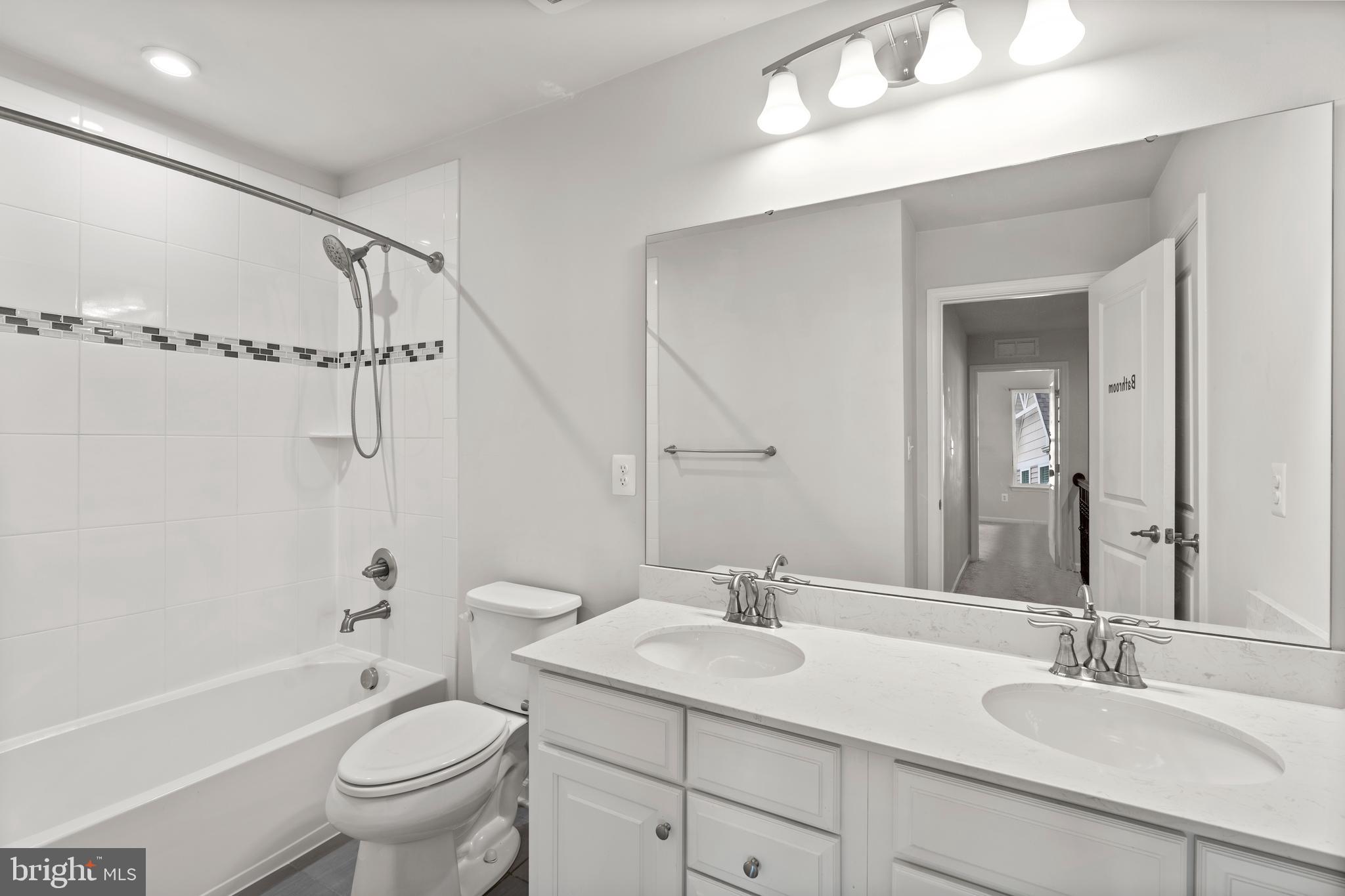 SCENIC MANOR - Residential